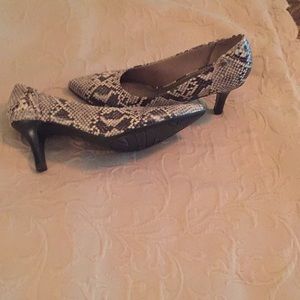 Snake skin 2 inch heels